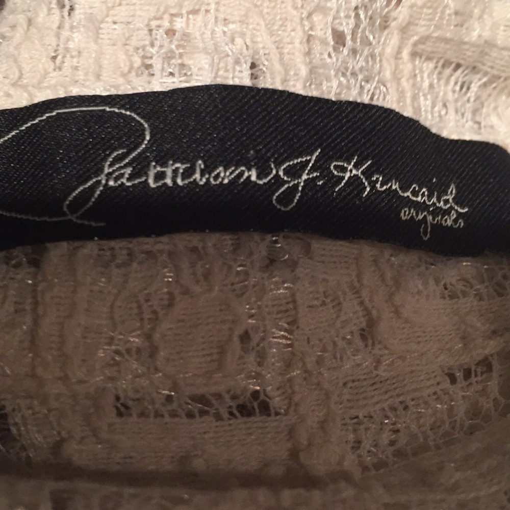 Patterson J Kincaid creamy Lace Top. M